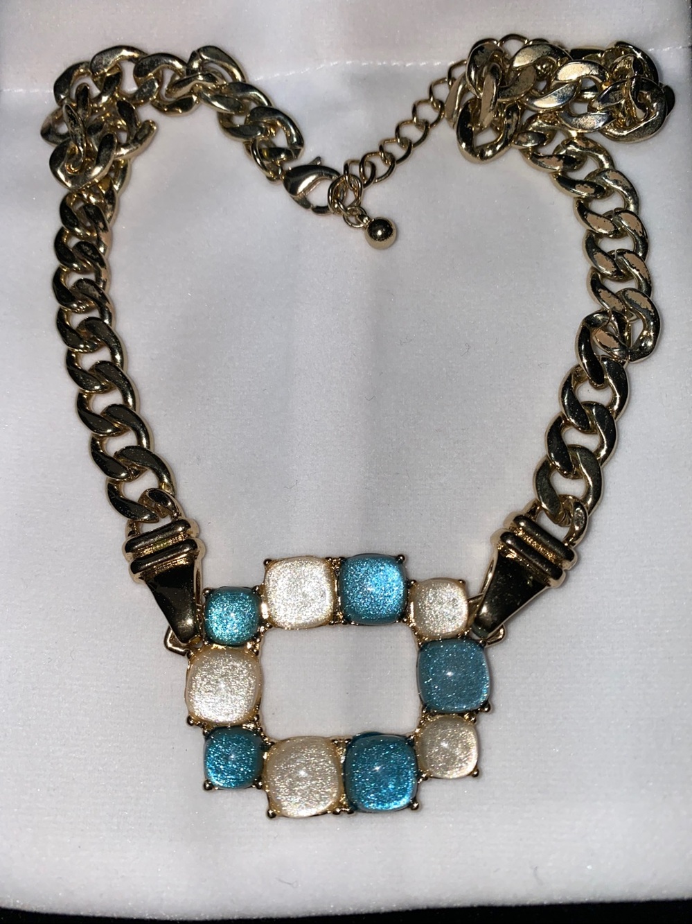 Retro Aqua White Pearl like Cabochon stones Thick Gold tone Link Chain Necklace